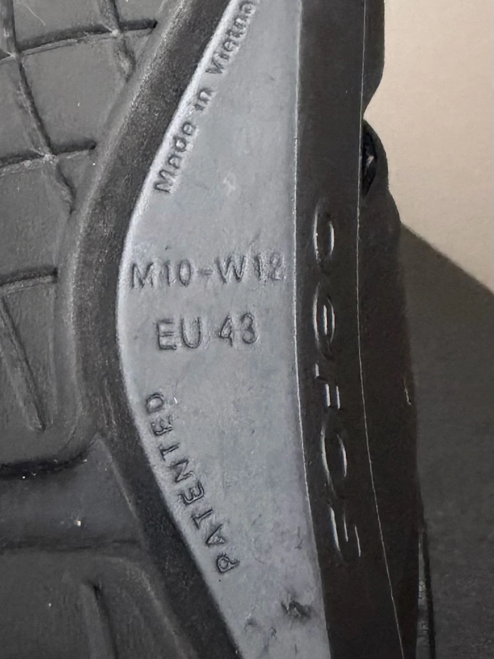 OOFOS OOcando Sport Recovery Clogs M10 W12